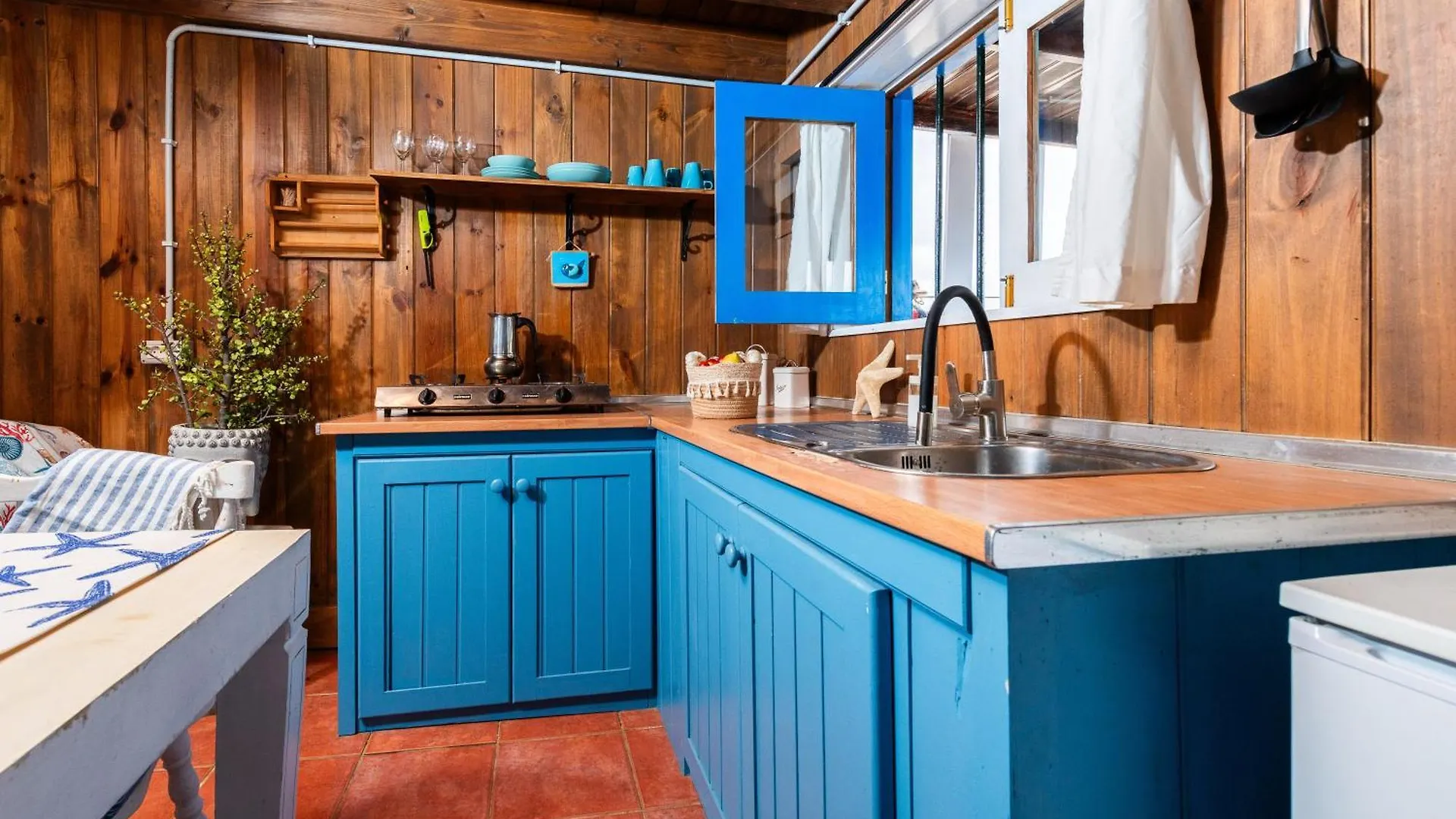 Apartment Cabin In Front Of Idyllic Majanicho Beach Spain